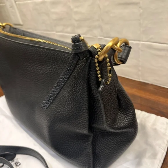 Coach Shay - Picture 7 of 12